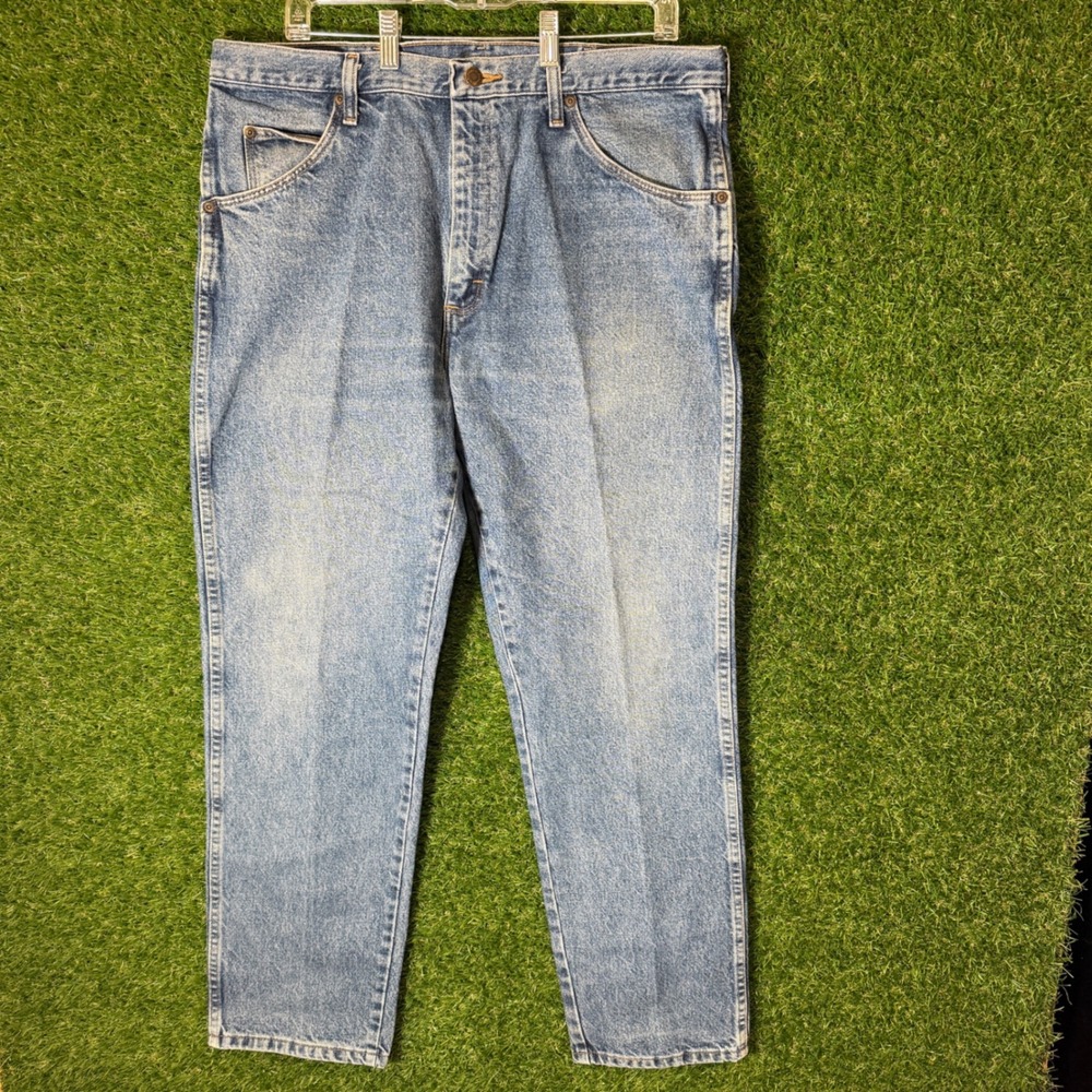 Wrangler Authentic Jeans Mens Size 36x30 Light Wash Denim Casual Pants